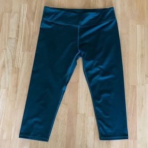 Fabletics cropped leggings